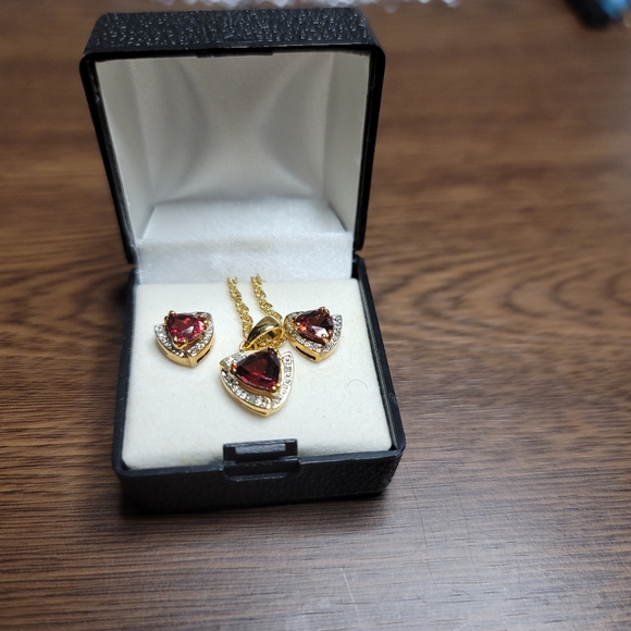 Garnet Earring and Necklace set - Picture 2 of 5